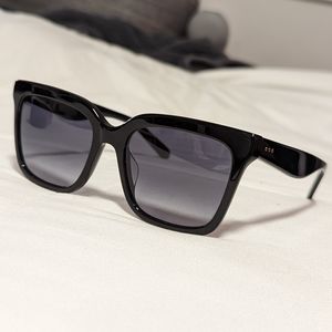 NWOT Banana Republic Sunglasses